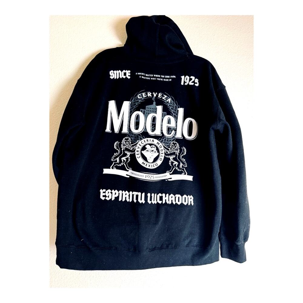 MODELO Cerveza Espiritu Luchador Large Hoodie